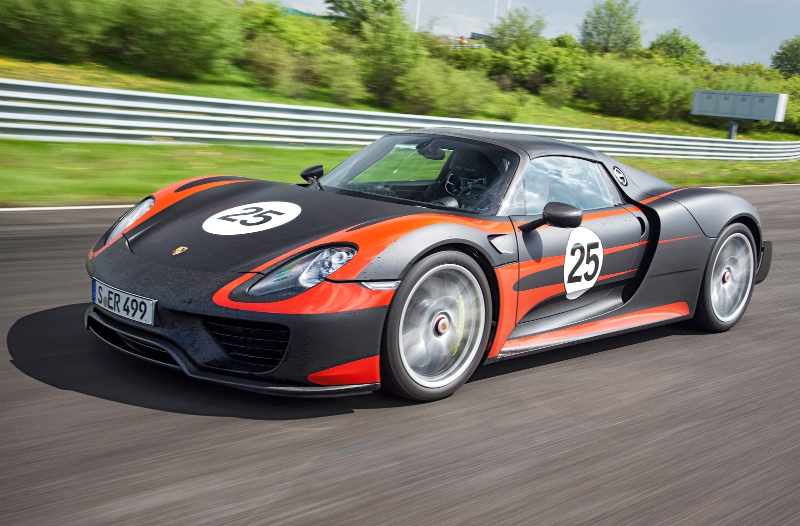 Official! Porsche 918 Spyder specs, prices and photos The