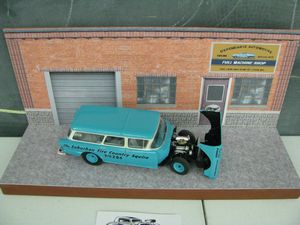 1957 Ford Country Squire Model Car - Suburban Tire