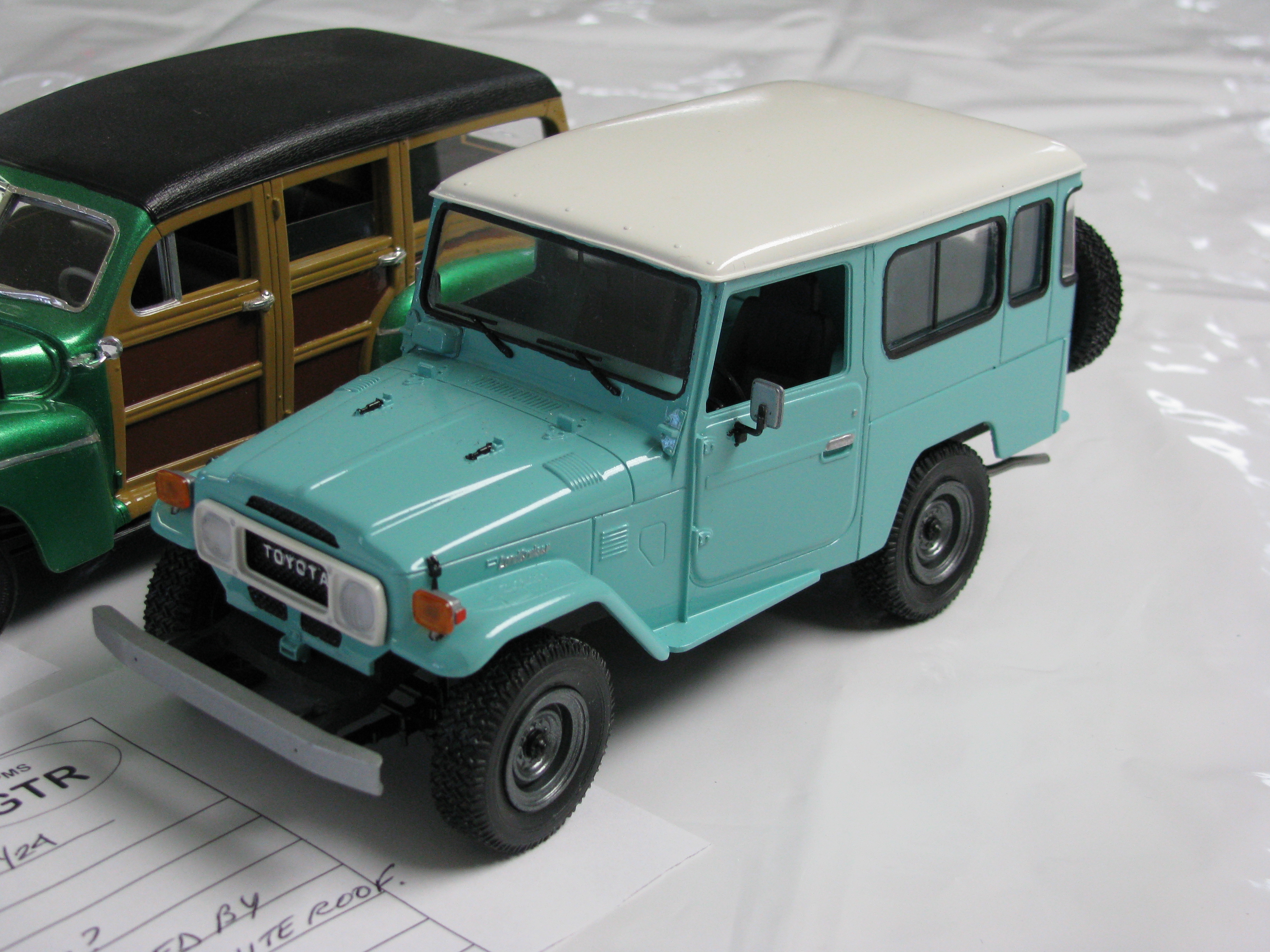 toyota land cruiser scale model