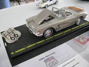 Route 66 1962 Chevrolet Corvette Scale Model Car