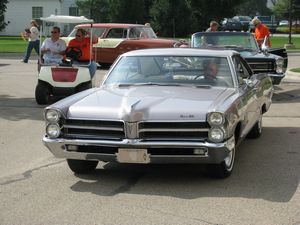 1965 Pontiac 2+2