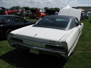 1966 Pontiac 2+2