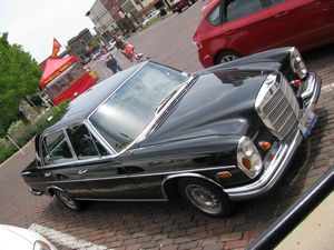 Mercedes-Benz 300SEL