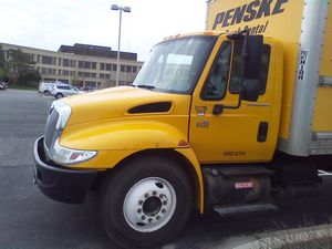 International 4300 - Penske Truck Rental