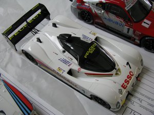 Peugeot 905 Model Car