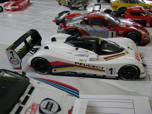 Peugeot 905 Model Car