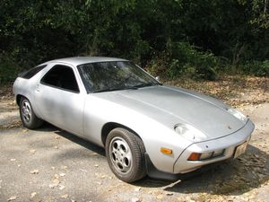 Porsche 928