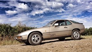 Porsche 924S