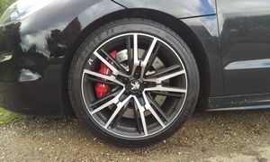Peugeot RCZ R