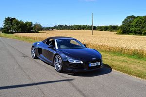 Audi R8 V10 Spyder 5.2FSI Quattro