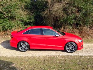 Audi S3 quattro Saloon S-tronic