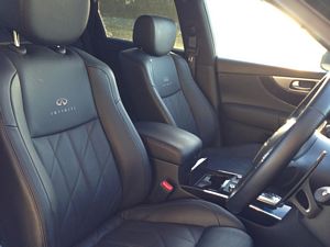 Infiniti QX70 3.0d S