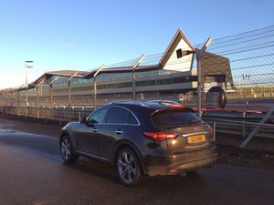 Infiniti QX70 3.0d S