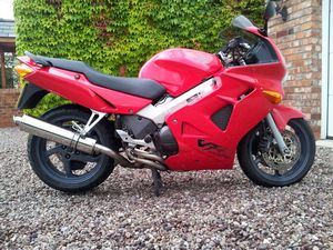 Honda VFR 800Fi - Sold