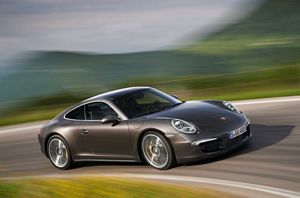 New Porsche 911 Carrera 4