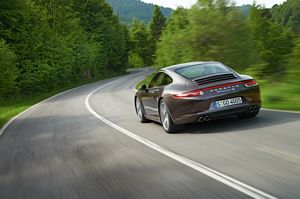 New Porsche 911 Carrera 4