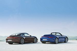 New Porsche 911 Carrera 4