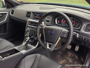 Volvo V60 D3 R-Design