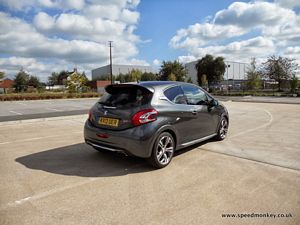 Peugeot 208 GTI