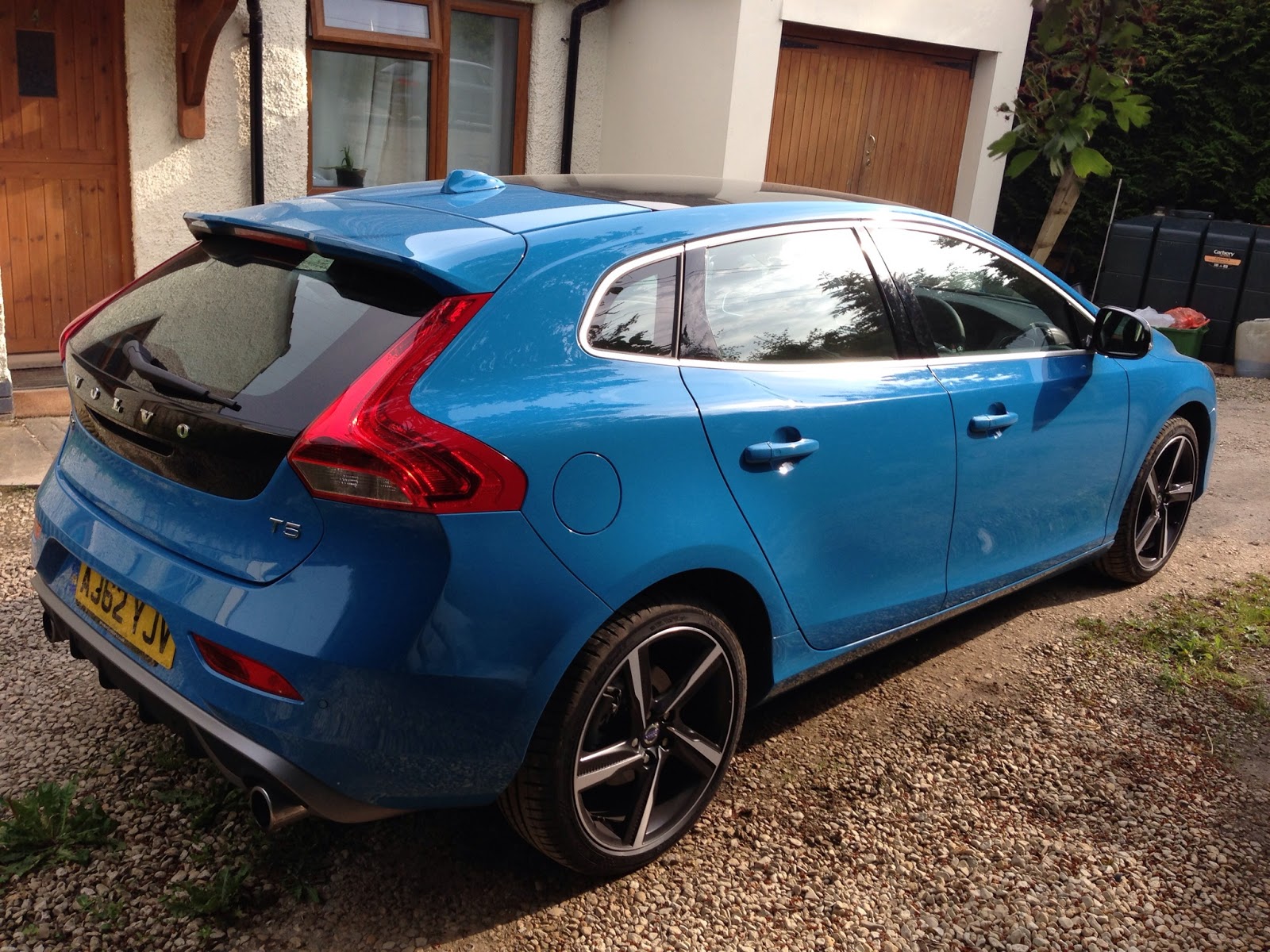 Volvo v40 t5