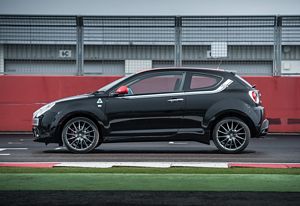 Superbike pass under Alfa Romeo Mito SBK