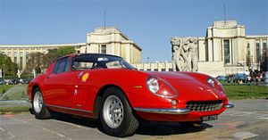 Ferrari 275 GTB through Paris