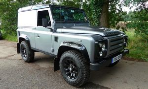 Land Rover Defender 90