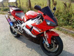 2000 Yamaha R1