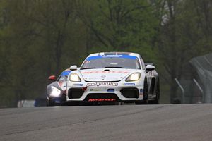 Bodymotion/JCR Motorsports Porsche 718 Cayman Clubsport MR at Mid-Ohio 120