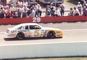 1988 Geoff Bodine Car at the 1988 Champion Spark Plug 400