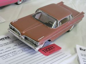 1959 Pontiac Bonneville Model Car