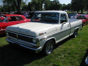 Ford F-100 XLT Ranger