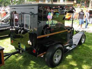 4 Lil' Dips Ice Cream Shop 1915 Ford Model T