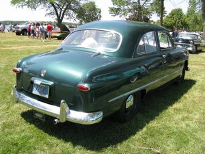1950 Ford Custom Deluxe Tudor in Hawthorn Green