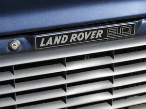 Land Rover Defender 90