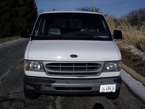 2000 Ford E-150