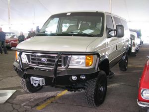 Custom Offroad 4x4 2005 Ford E-350 Van