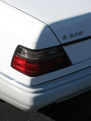 Mercedes-Benz E320