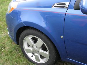 2009 Pontiac G3 Fender & Wheel