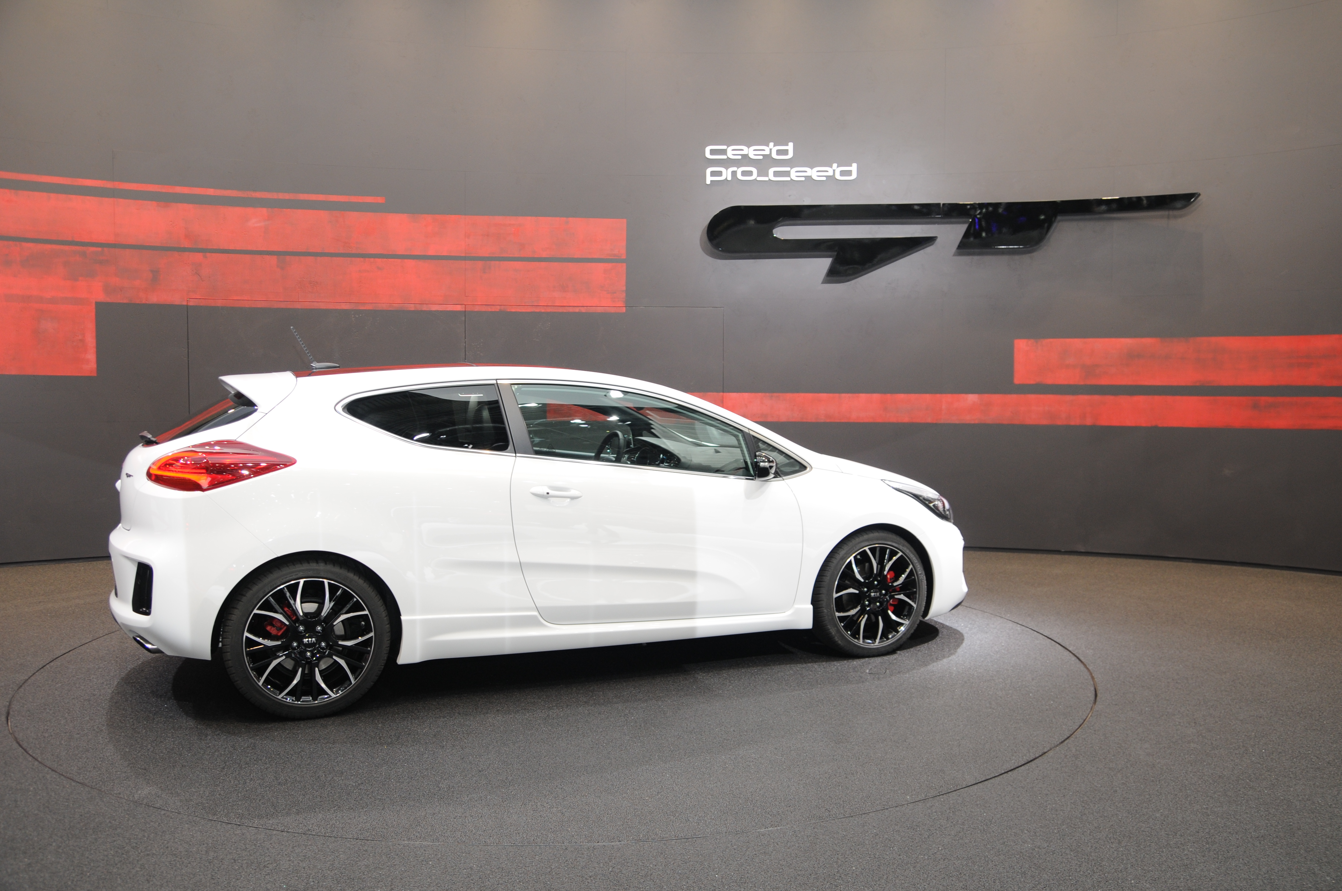 РЎРєРµС‚С‡ Kia Pro Ceed