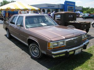 Ford LTD Crown Victoria Lowrider