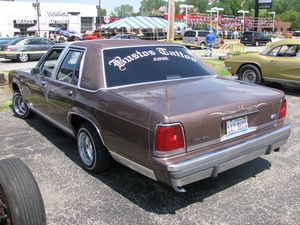 Ford LTD Crown Victoria Lowrider