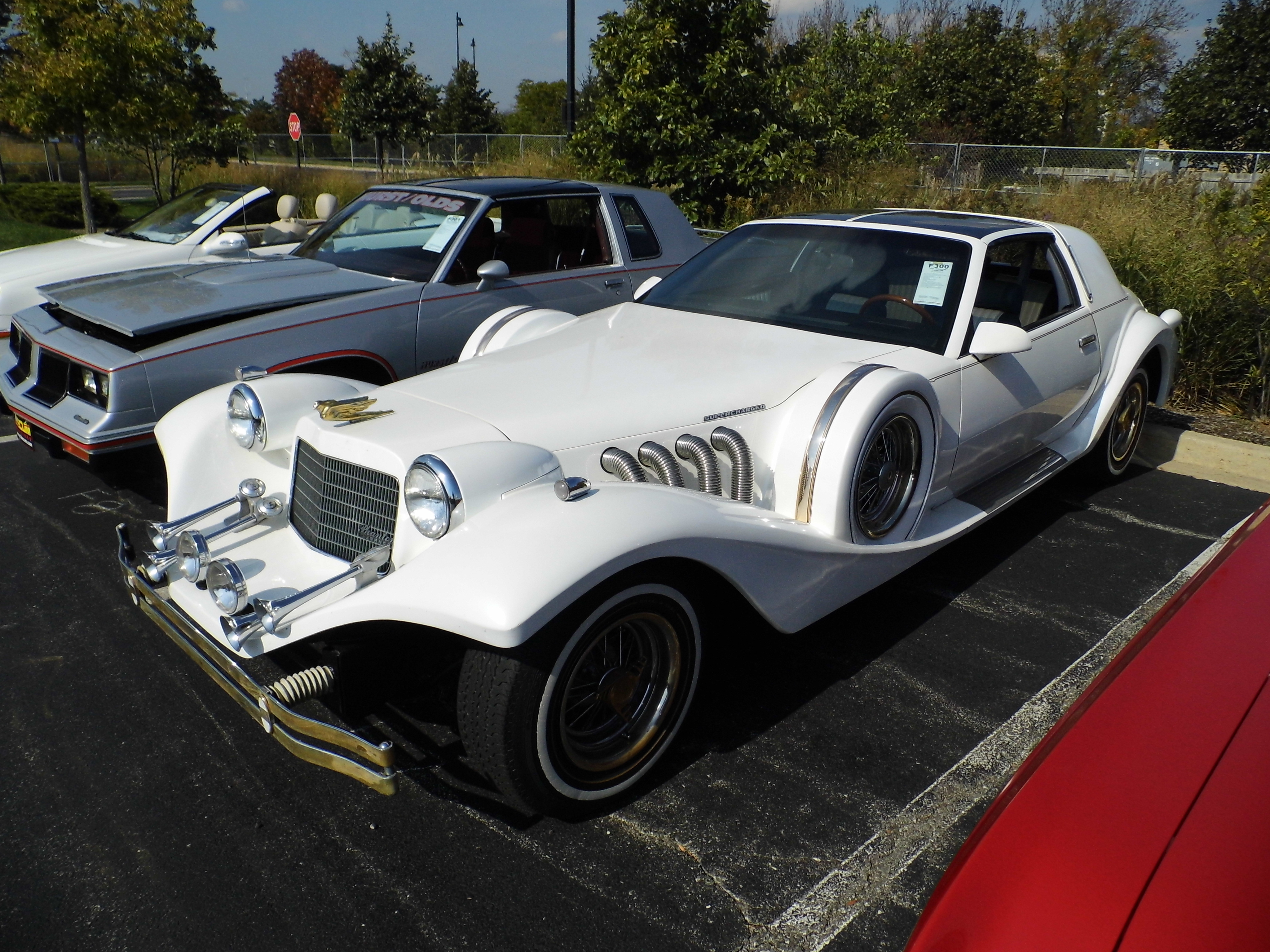 Nissan Phantom старый авто