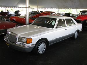 1986 Mercedes-Benz 560SEL