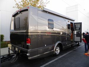 2007 Dynamax Dynaquest 264ST Motorhome