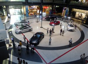 Mercedes-Benz Stand Satellite