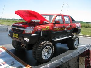 New Bright Chevrolet Avalanche R/C Truck