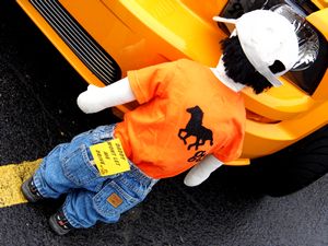 2007 Ford Mustang - Grabber Orange