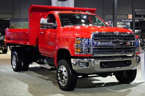 2022 Chevrolet Silverado 6500 HD Chassis Cab with dump bed