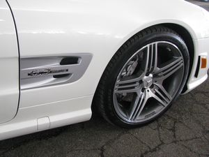 2011 Mercedes-Benz SL63 AMG